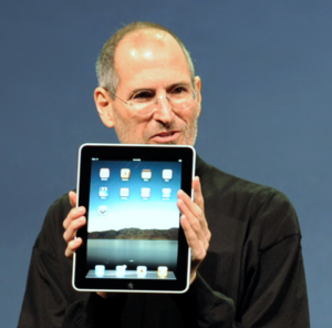 Steve Jobs with the Apple iPad no logo - Steve Jobs - Wikimedia Commons